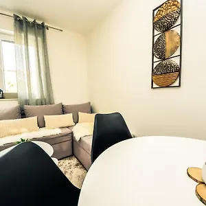Villa Tara, Zadar